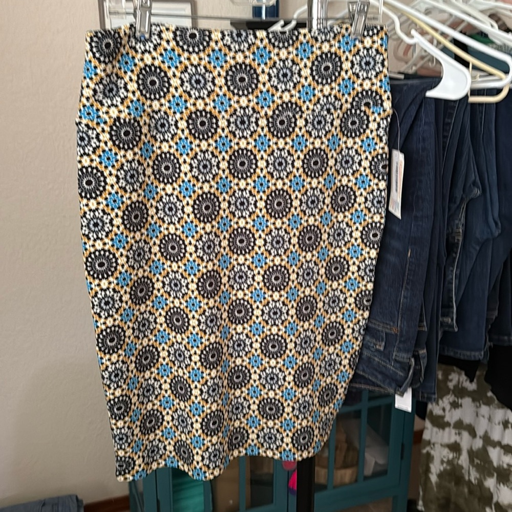 NWT LuLaRoe Straight Skirt Size M
